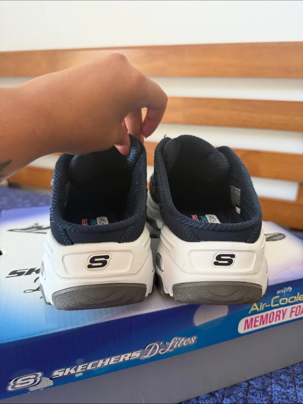 Skechers casual slip